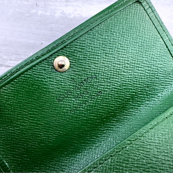 AUTHENTIC Louis Vuitton key holder. Green. - Picture 6 of 15